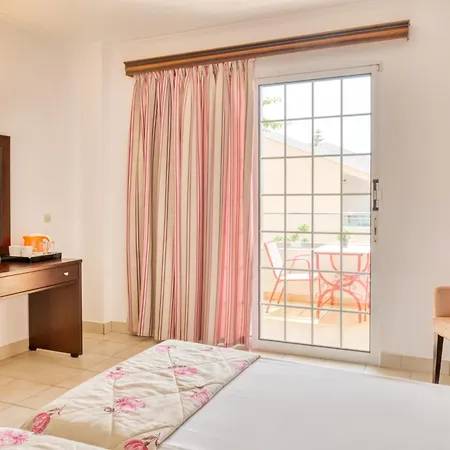 Apartahotel Oscar 3*