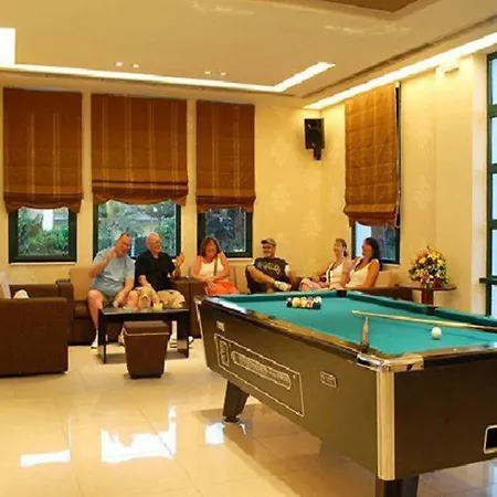 Oscar Aparthotel 3*