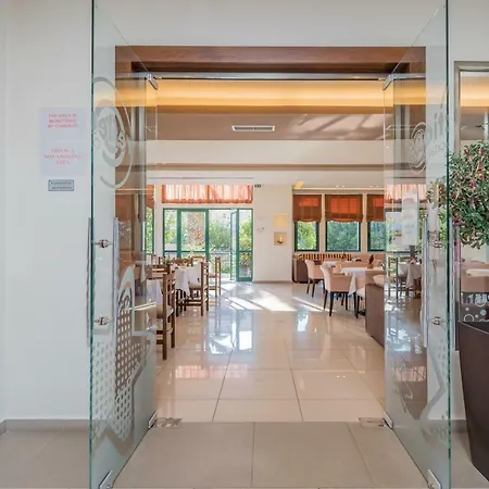 Aparthotel Oscar 3*