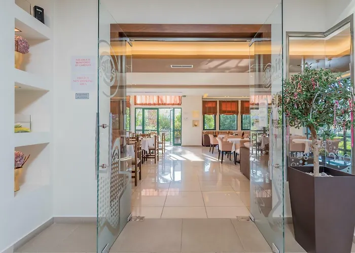 Ξενοδοχείο με διαμερίσματα Oscar 3*