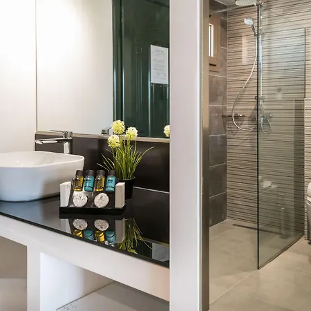 Oscar 3* لاغاناس